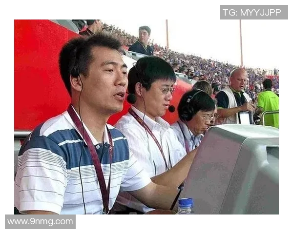 曼联与拜仁的对决陶伟解读比赛精彩瞬间与战术分析