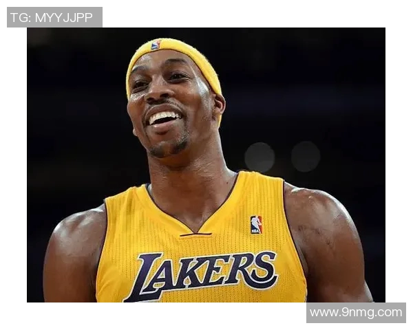 湖人对决猛龙霍华德再现巅峰对抗引发球迷热议与期待 湖人对决猛龙霍华德再现巅峰对抗引发球迷热议与期待