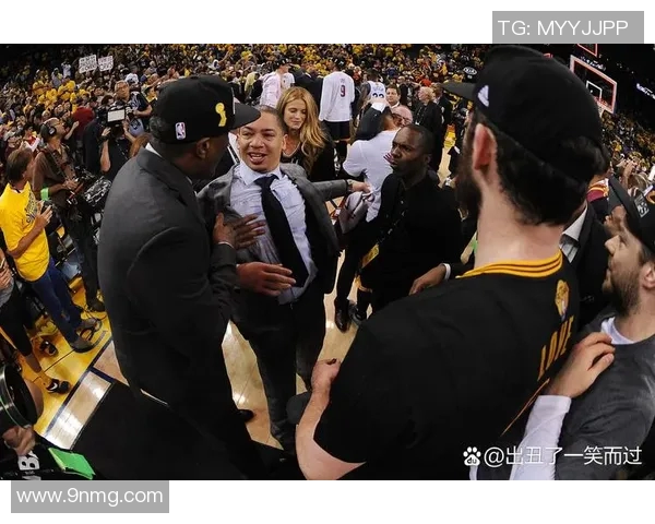 荷兰与秘鲁足球国际赛精彩对决引发球迷热议与期待