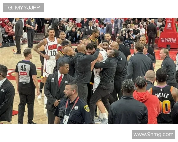 马刺与灰熊激战正酣NBA直播精彩瞬间不容错过 马刺与灰熊激战正酣NBA直播精彩瞬间不容错过