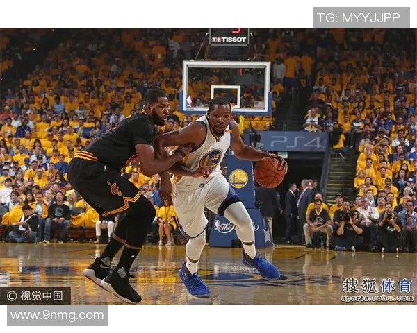 勇士与骑士总决赛第五场激战回顾：历史时刻与传奇对决的精彩瞬间